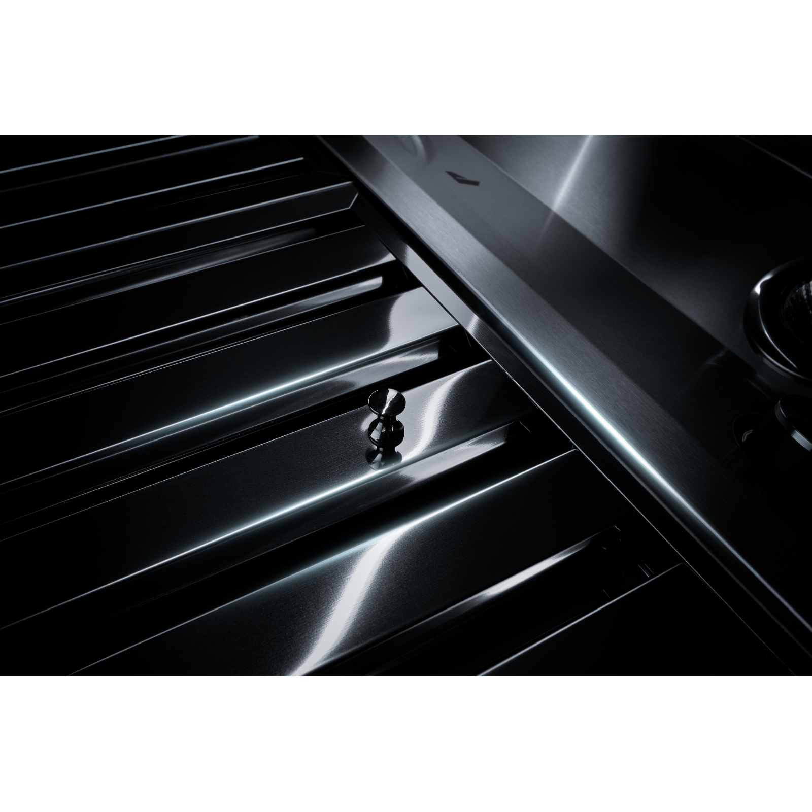 JennAir - 36 Inch 600 CFM Under Cabinet Range Vent in Stainless - JXU9136HP