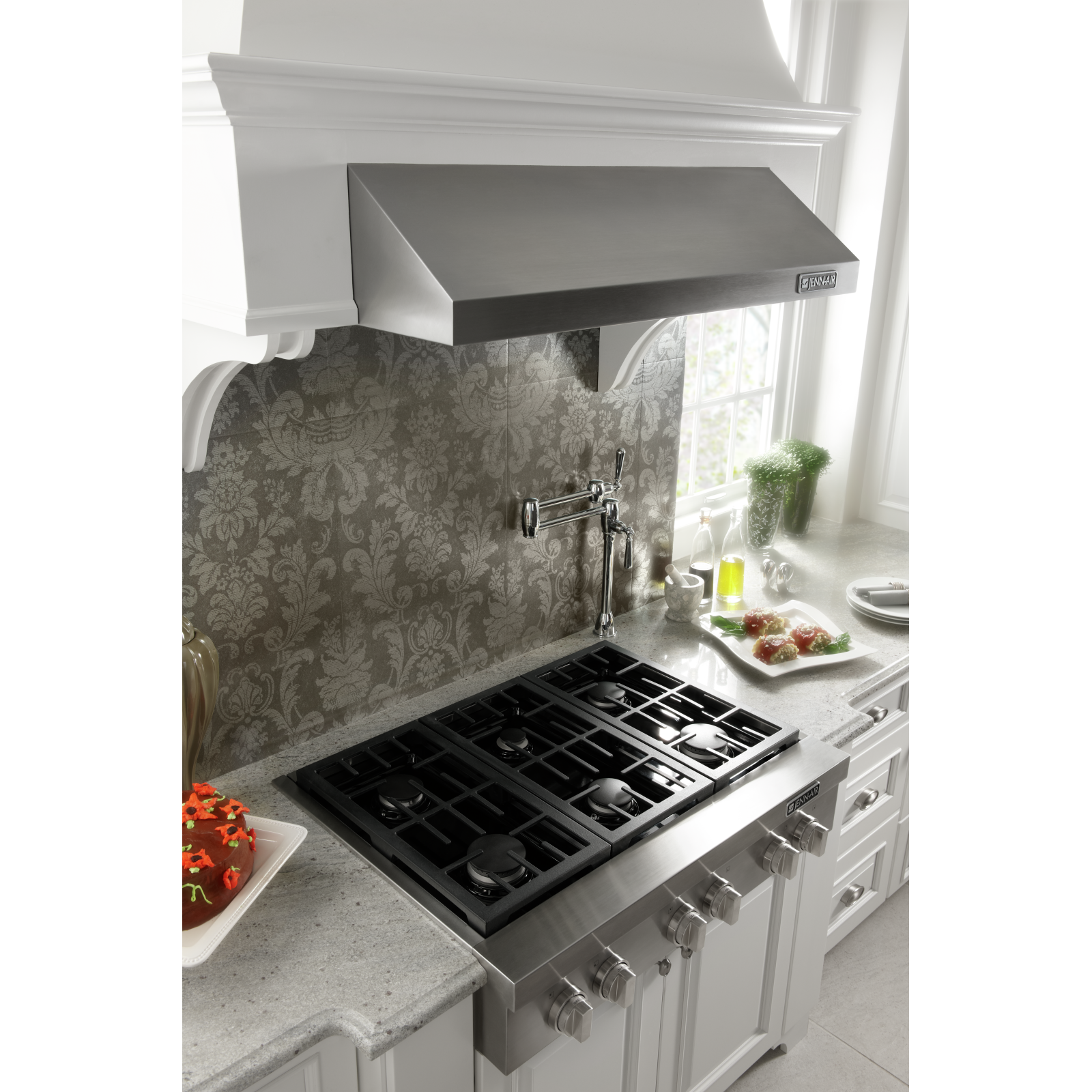 JennAir - 36 Inch 600 CFM Under Cabinet Range Vent in Stainless - JXU9136WP