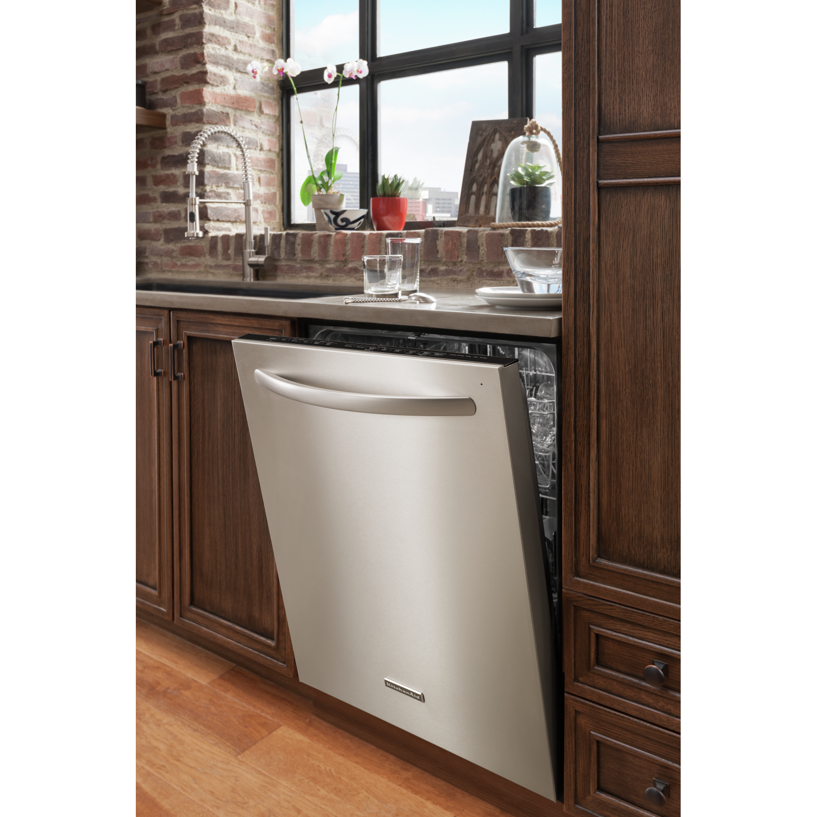 KitchenAid - 45 dBA Built In Dishwasher in Stainless - KDTE204DSS