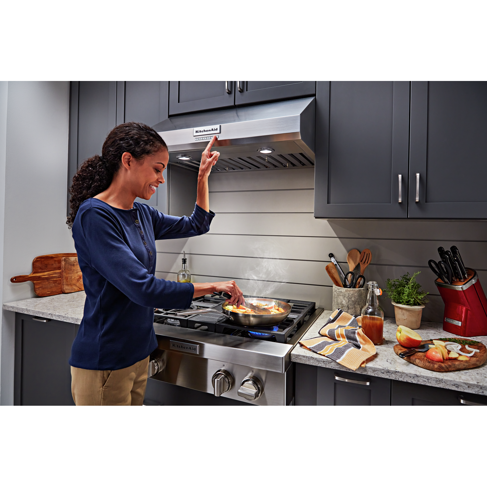 KitchenAid - 30 Inch 585 CFM Under Cabinet Range Vent in Stainless - KVUC600KSS