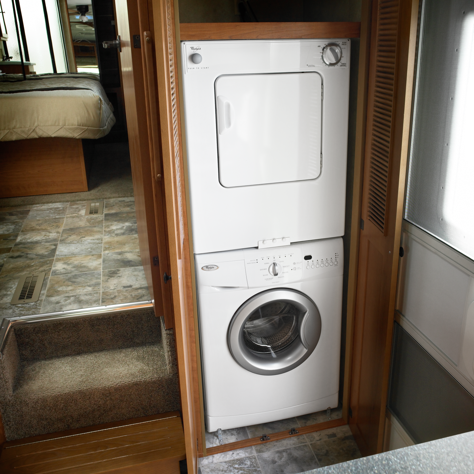 Whirlpool - 3.4 cu. Ft Electric Dryer in White - LDR3822PQ