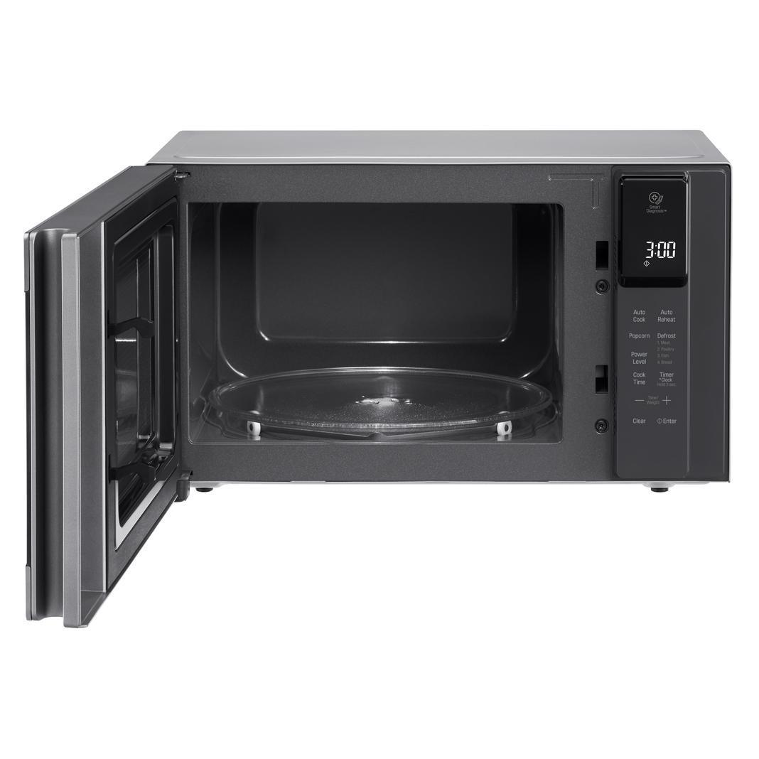 LG - 0.9 cu. Ft Counter top Microwave in Stainless - LMC0975ST