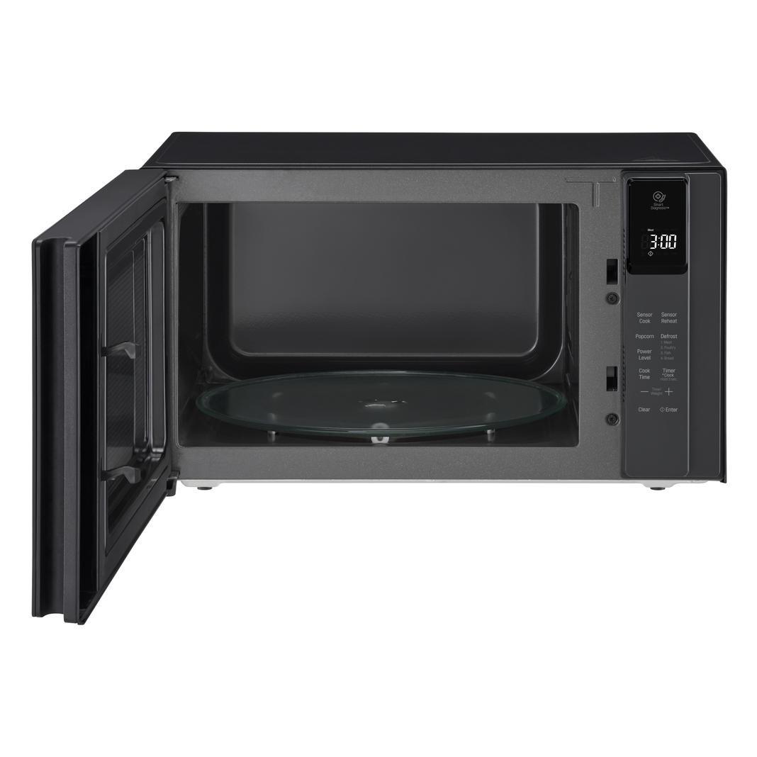 LG - 1.5 cu. Ft Counter top Microwave in Black - LMC1575SB