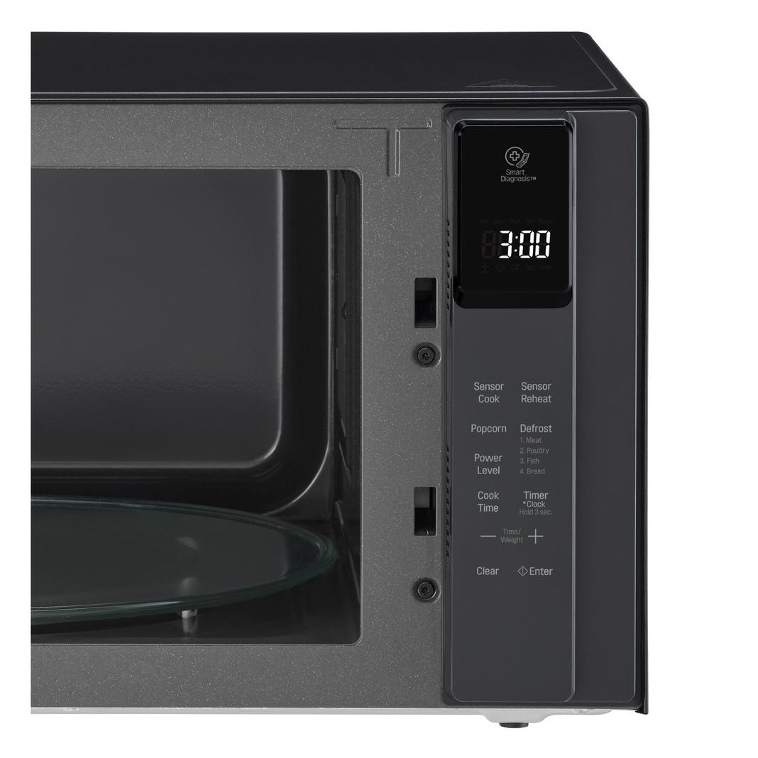 LG - 1.5 cu. Ft Counter top Microwave in Black - LMC1575SB