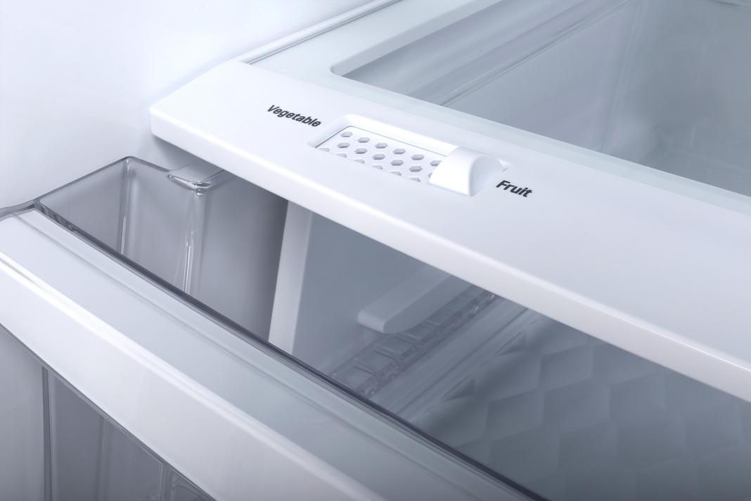 LG - 29.8 Inch 21.8 cu. ft French Door Refrigerator in White - LRFNS2200W