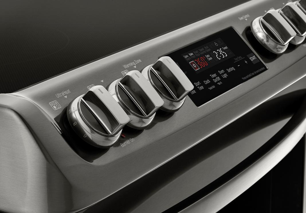 LG - 6.3 cu. ft Electric Range in Black Stainless - LSE4611BD