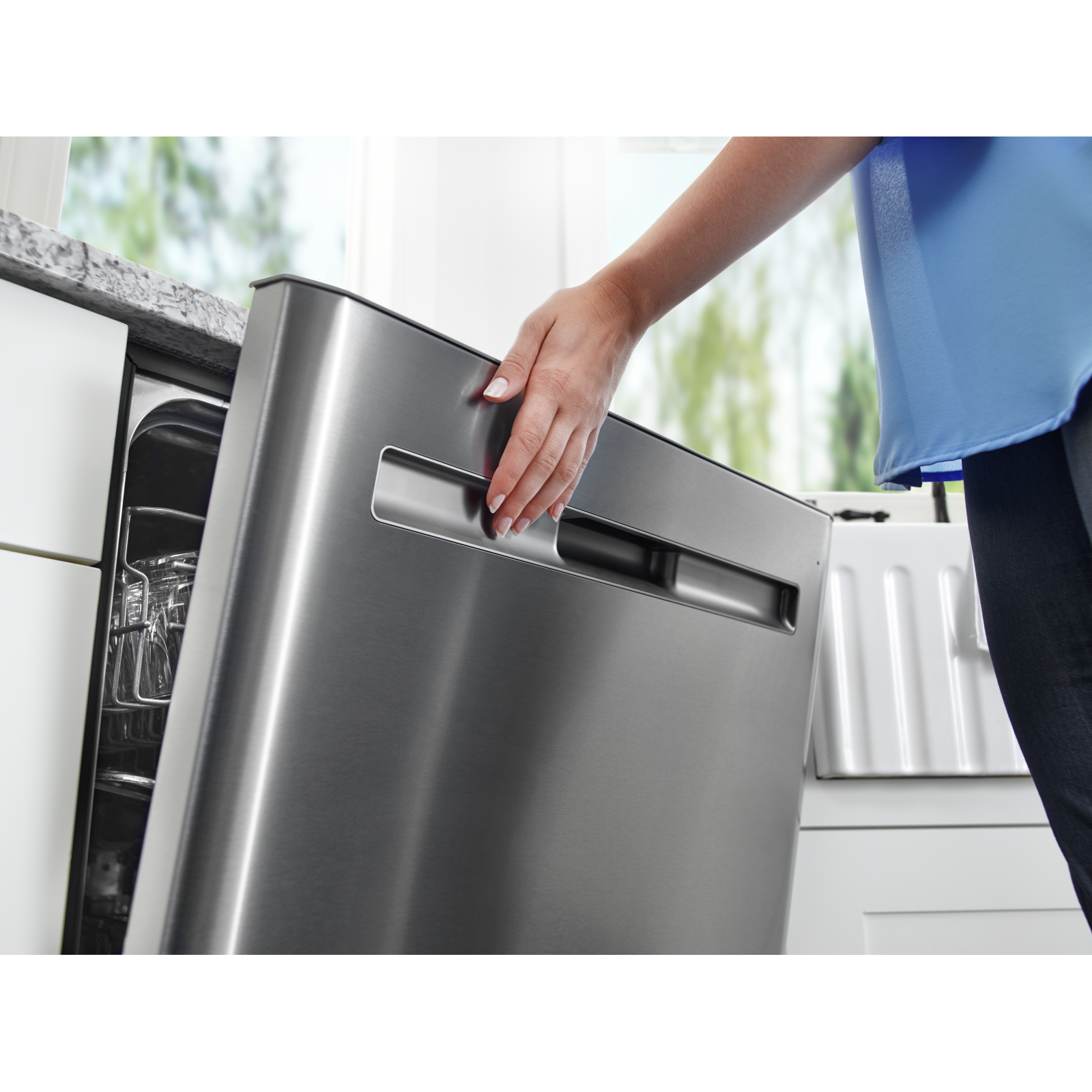 Maytag - 47 dBA Built In Dishwasher in Black Stainless - MDB8959SFZ