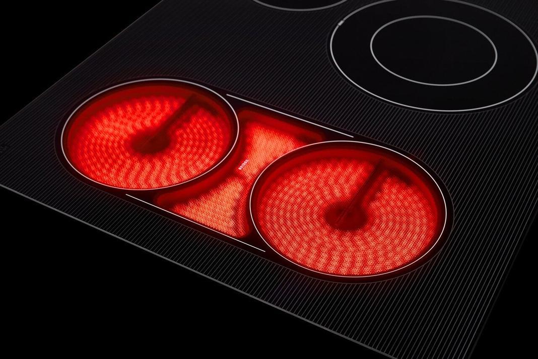 Maytag - 30.8125 inch wide Electric Cooktop in Black - MEC8830HB