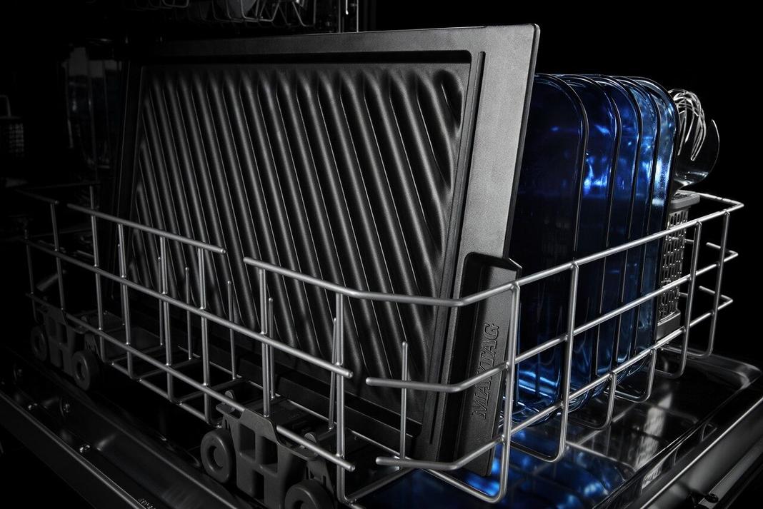 Maytag - 36.0625 inch wide Electric Cooktop in Stainless - MEC8836HS