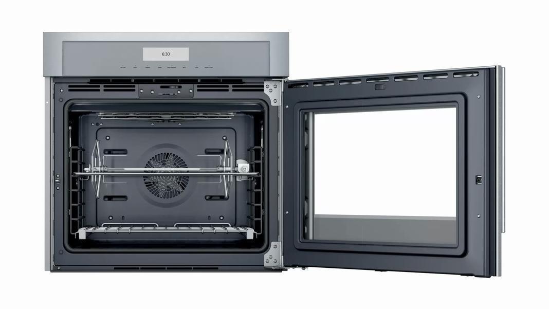 Thermador - 4.5 cu. ft Single Wall Oven in Stainless - MED301RWS