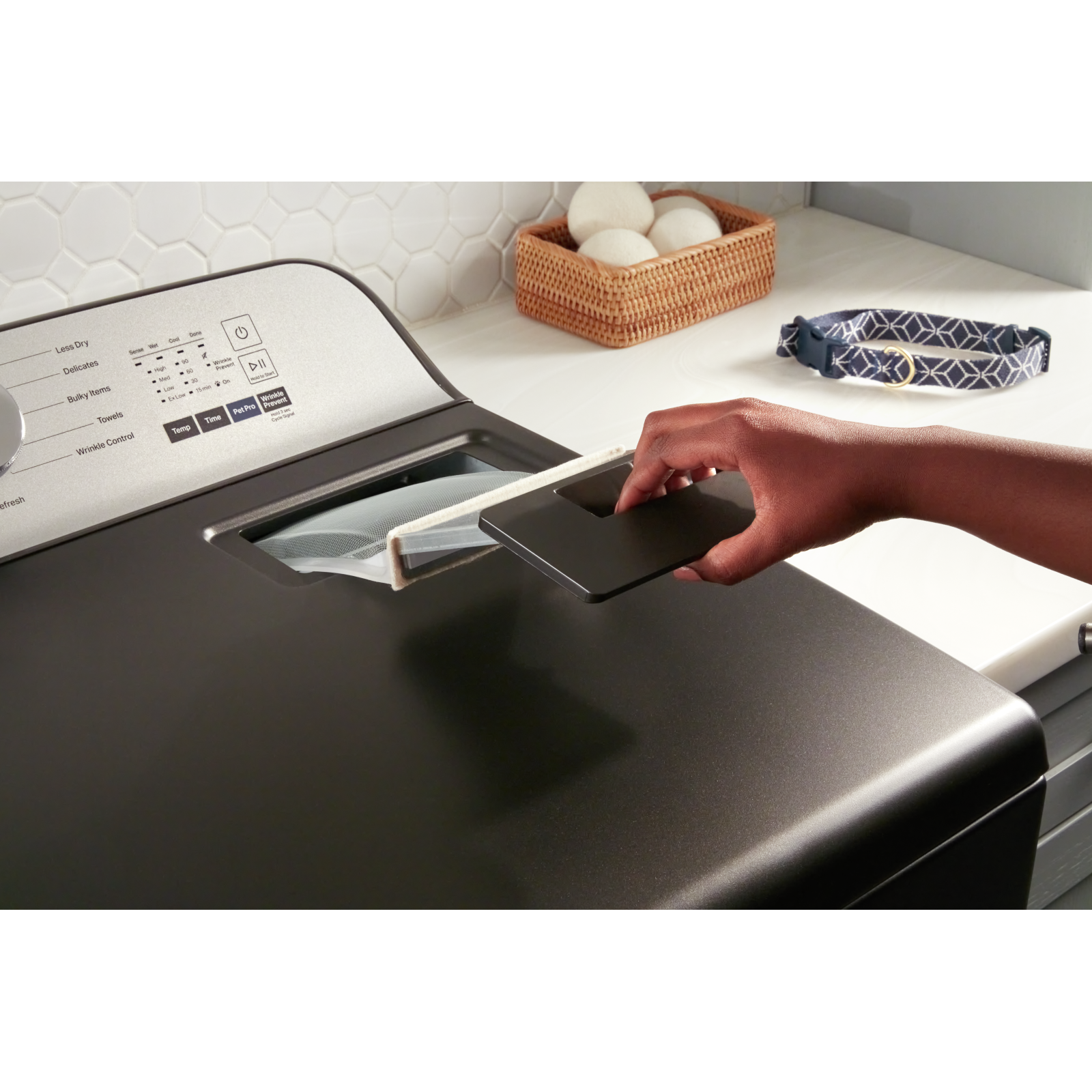 Maytag - 7 cu. Ft Gas Dryer in Black - MGD6500MBK