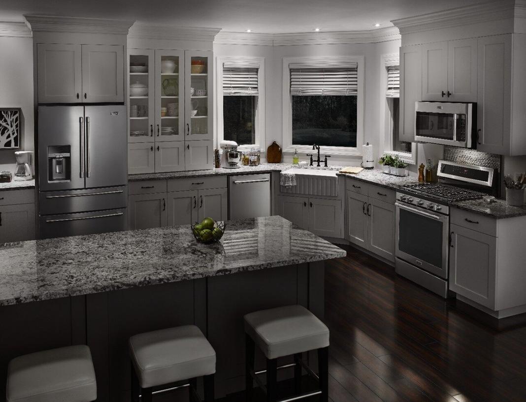 Maytag - 5.8 cu. ft Gas Range in Stainless - MGR8800FZ