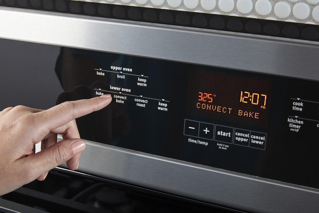 Maytag - 6 cu. ft Gas Range in Stainless - MGT8800FZ