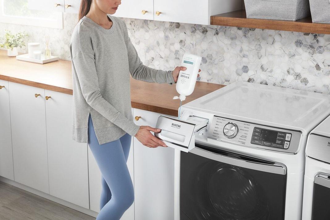 Maytag - 5.8 cu. Ft Front Load Washer in White - MHW8630HW