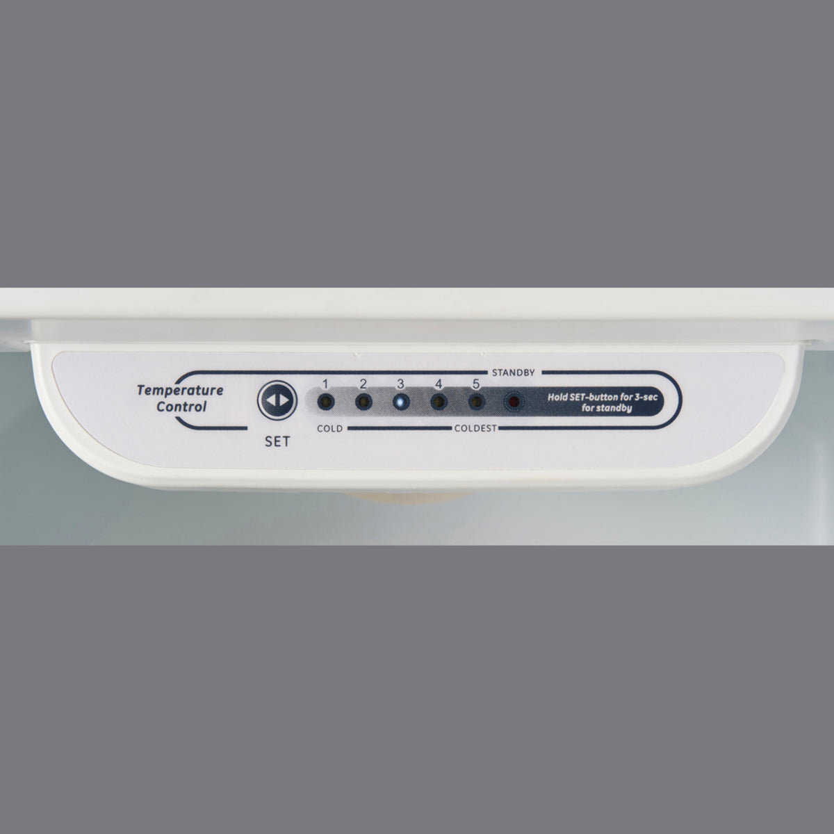 Moffat - 29.5 Inch 18 cu. ft Top Mount Refrigerator in White - MTE18HTKRWW