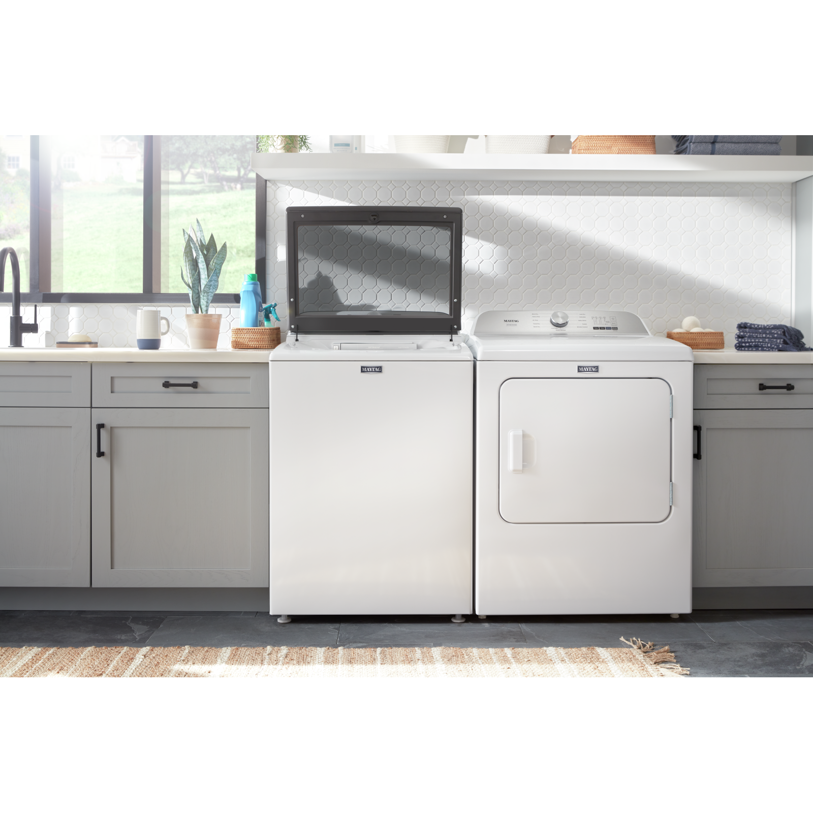 Maytag - 5.4 cu. Ft Top Load Washer in White - MVW6500MW