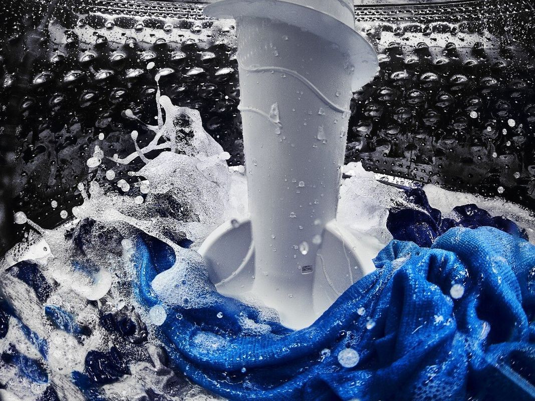 Maytag - 4.9 cu. Ft Top Load Washer in White - MVWC565FW