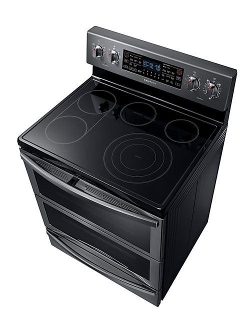 Samsung - 5.9 cu. ft Electric Range in Black Stainless - NE59T7851WG