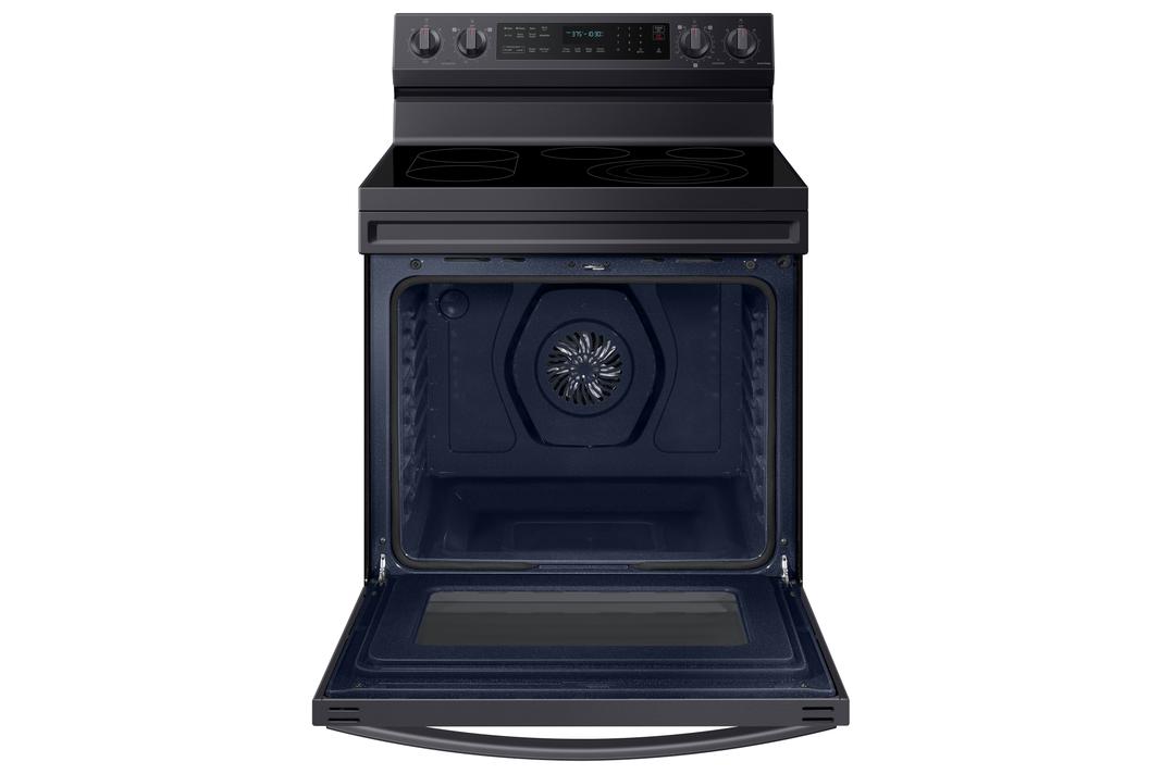 Samsung - 6.3 cu. ft Electric Range in Black Stainless - NE63A6711SG