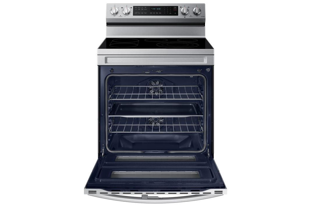 Samsung - 6.3 cu. ft Electric Range in Stainless - NE63A6751SS
