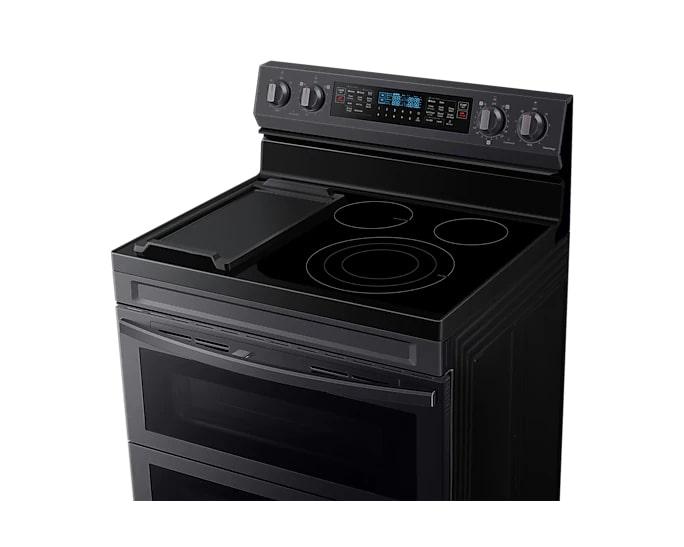 Samsung - 6.3 cu. ft Electric Range in Black Stainless - NE63A6751SG
