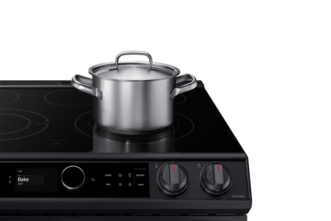 Samsung - Bespoke 6.3 cu. ft Electric Range in Black Stainless - NE63T8711SG