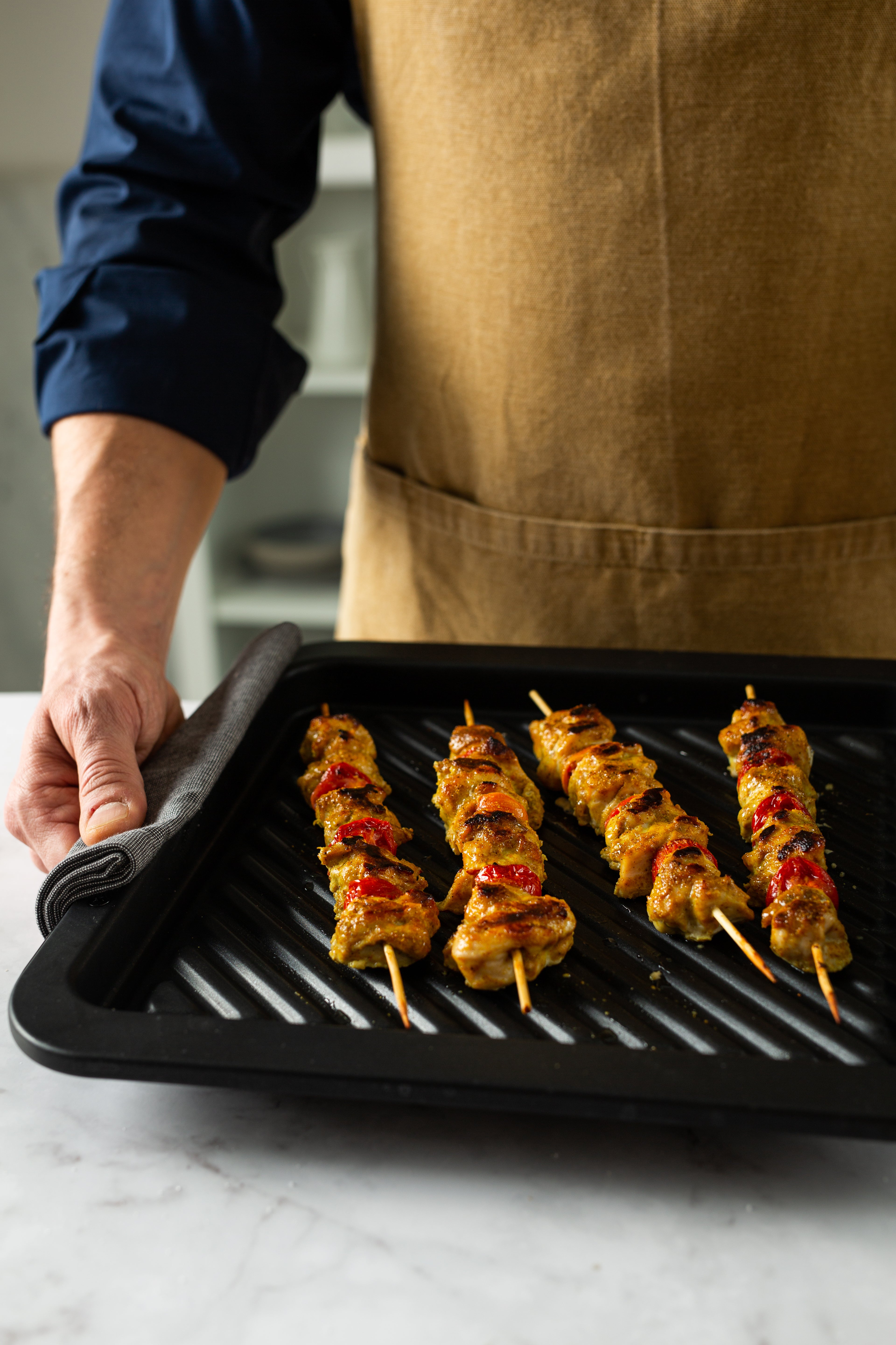 Panasonic - 0.95 cu. Ft Counter top Microwave in Black - NNDS59NB