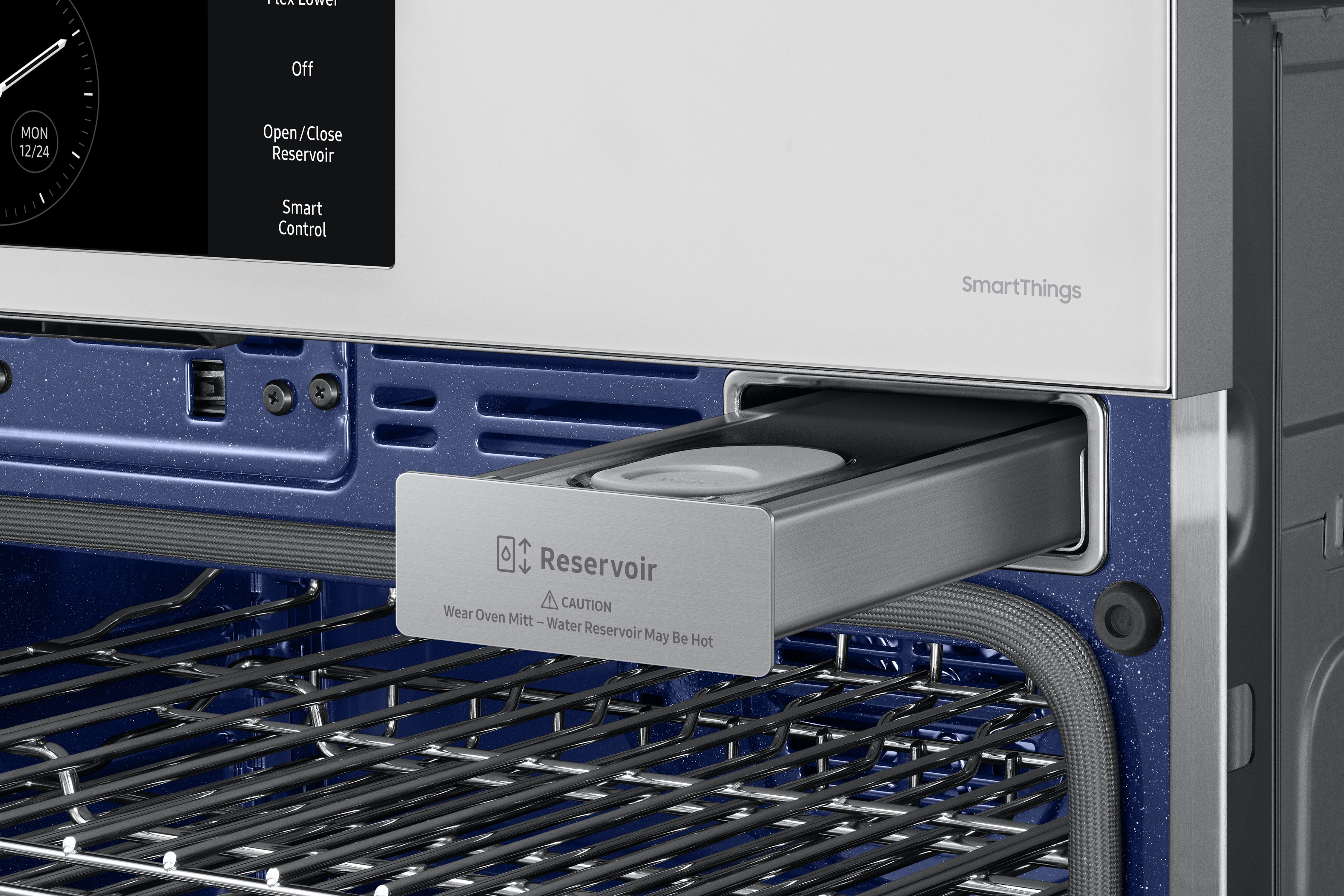 Samsung - 5.1 cu. ft Single Wall Oven in Silver - NV51CB700S12AA