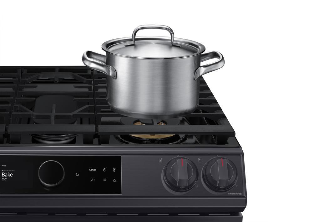 Samsung - Bespoke 6 cu. ft Gas Range in Black Stainless - NX60T8711SG