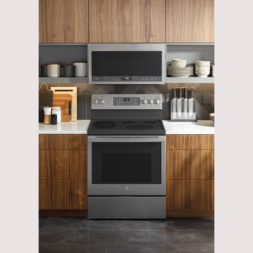 GE Profile - 5.3 cu. ft Electric Range in Stainless - PB935YPFS