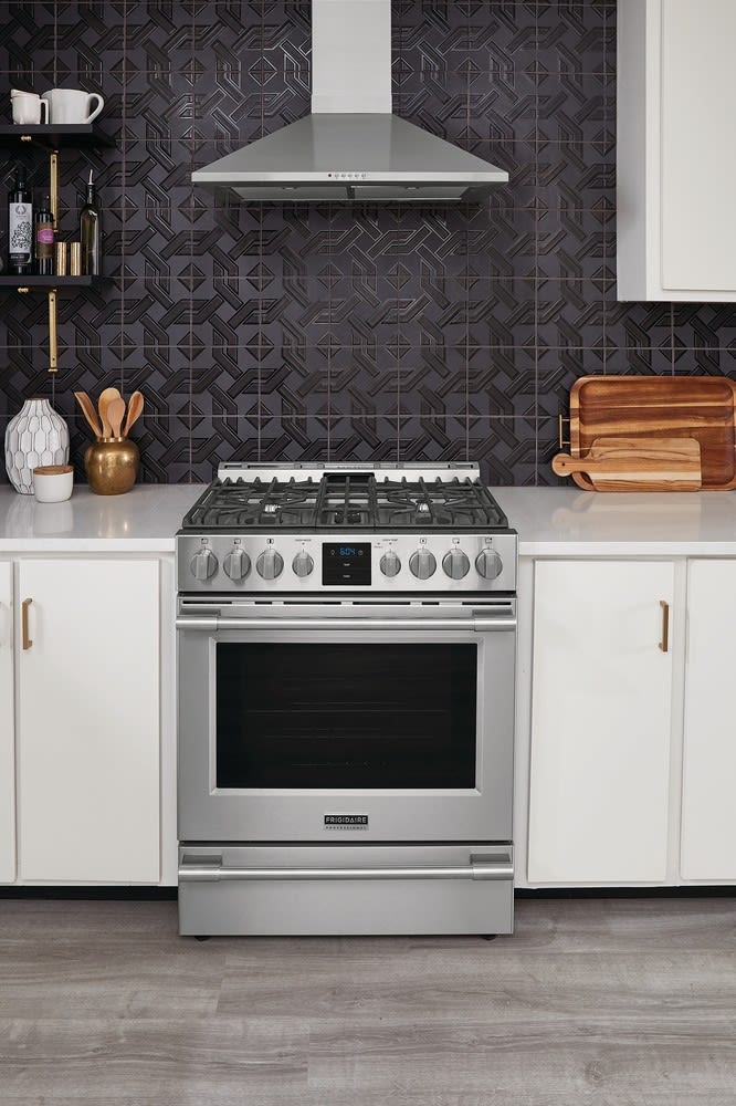 Frigidaire Professional - 5.6 cu. ft Gas Range in Stainless - PCFG3078AF