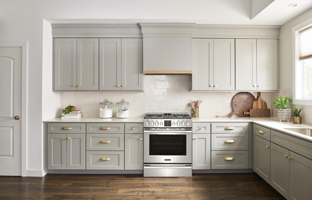 Frigidaire Professional - 5.6 cu. ft Gas Range in Stainless - PCFG3078AF