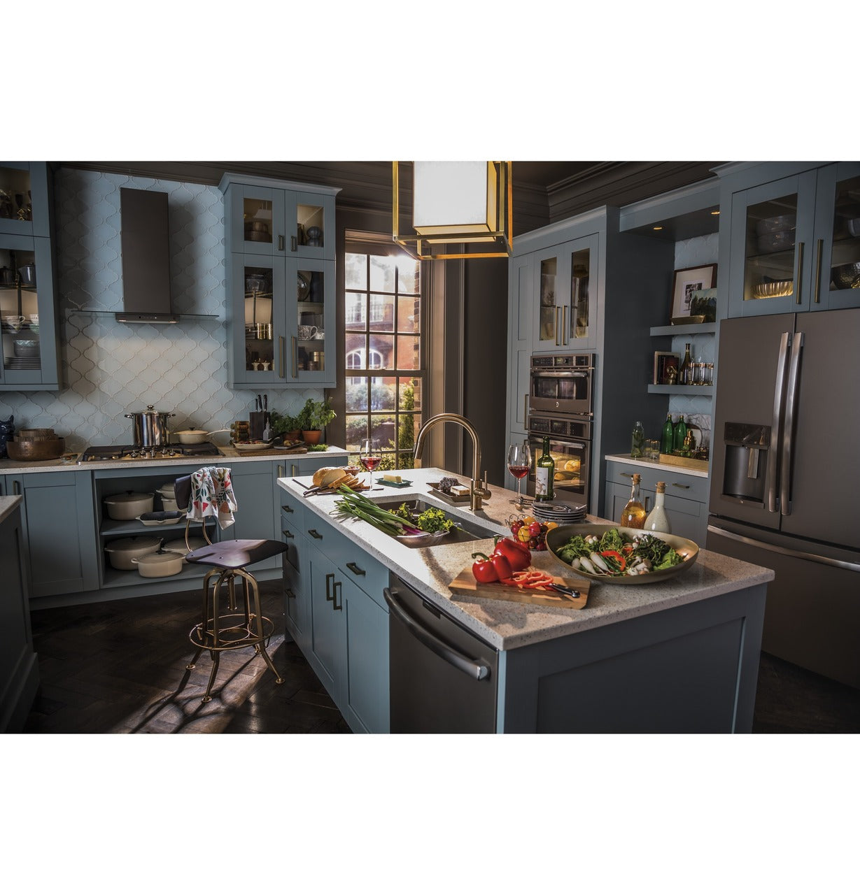 GE Profile - 40 dBA Built In Dishwasher in Black - PDT855SFLDS