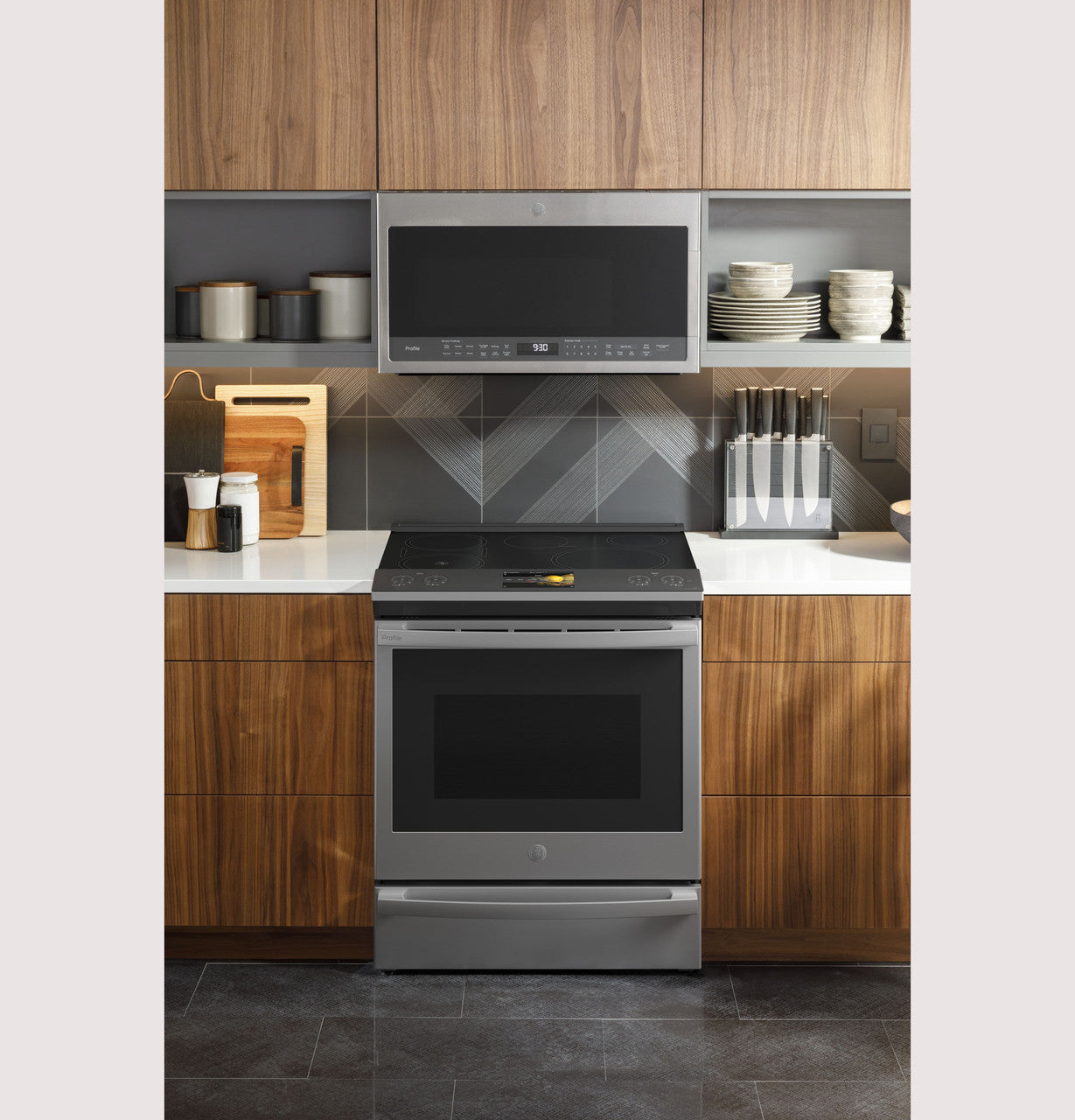 GE Profile - 5.3 cu. ft Induction Range in Stainless - PHS93XYPFS
