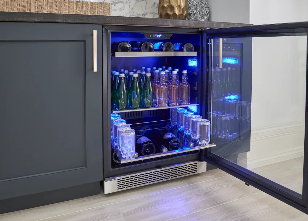 Zephyr - 23.875 Inch 5.6 cu. ft Beverage Centre Refrigerator in Stainless - PRB24C01BG