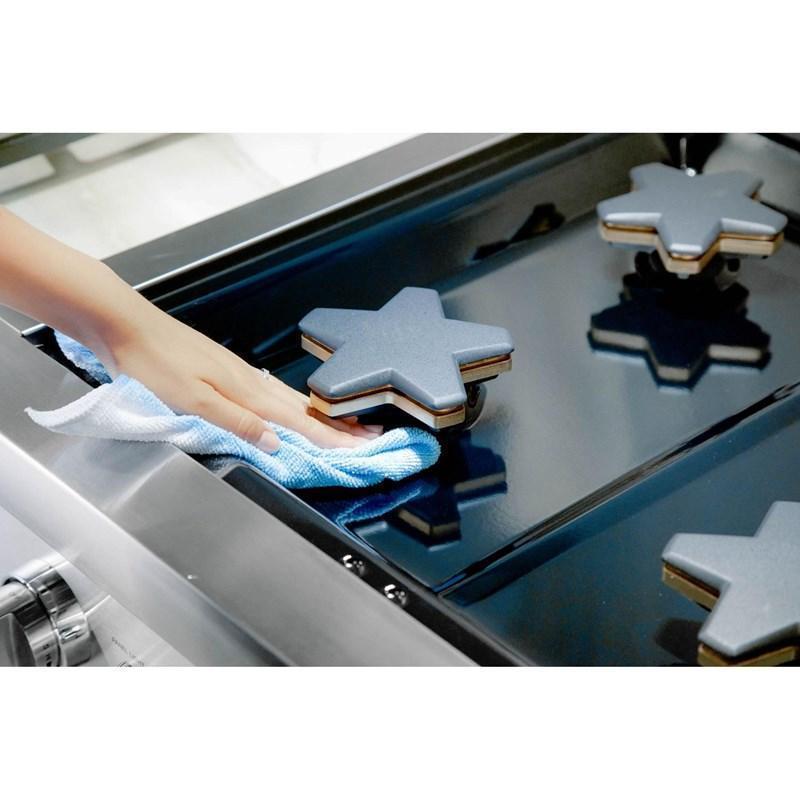 Thermador - 5.7 cu. ft Gas Range in Stainless - PRG366WG