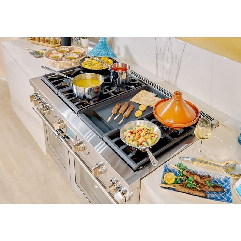 Thermador - 8.2 cu. ft Gas Range in Stainless - PRG486WLG