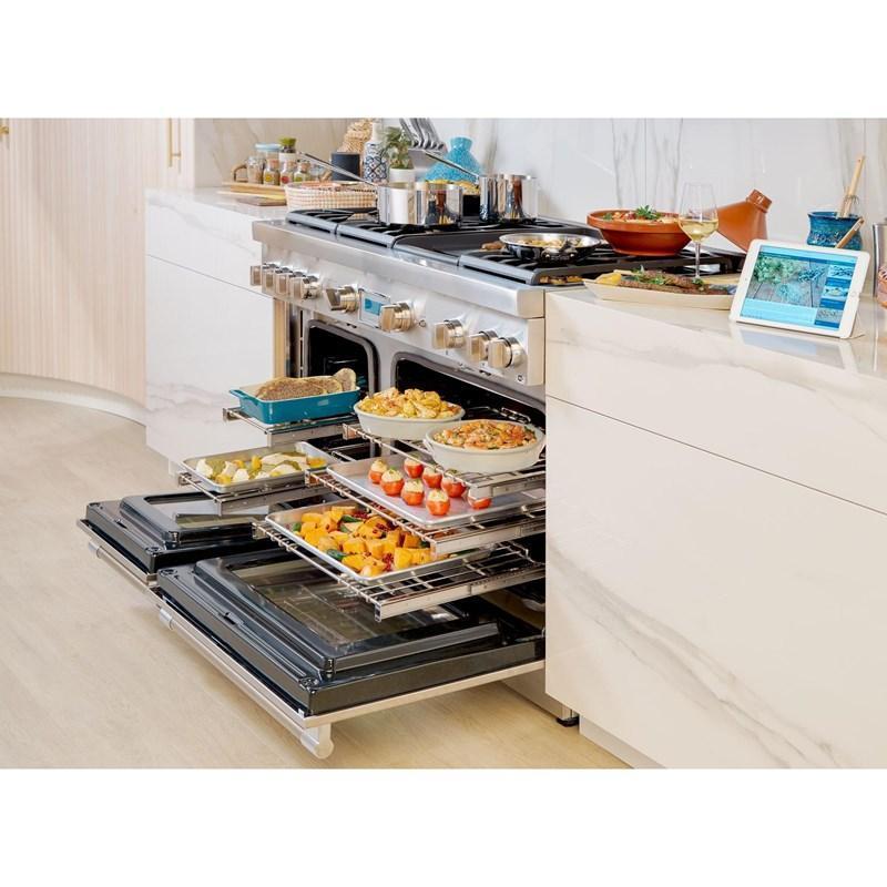 Thermador - 8.2 cu. ft Gas Range in Stainless - PRG486WLG