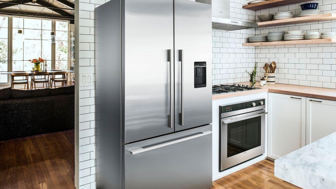 Fisher Paykel - 31 Inch 16.9 cu. ft French Door Refrigerator in White - RF170ADW5 N