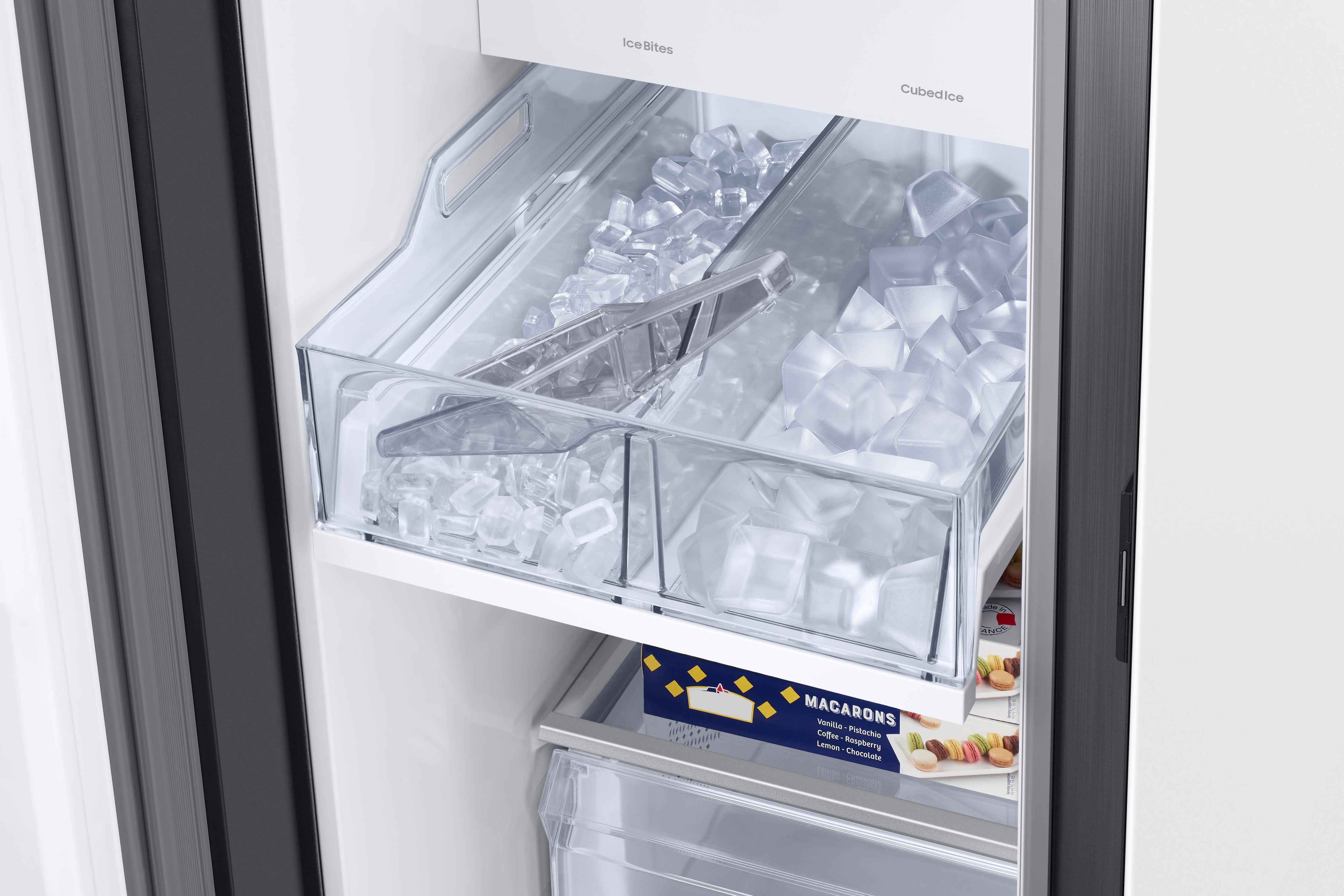 Samsung - Bespoke 35.75 Inch 22.6 cu. ft Side by Side Refrigerator in White - RS23CB760012AA