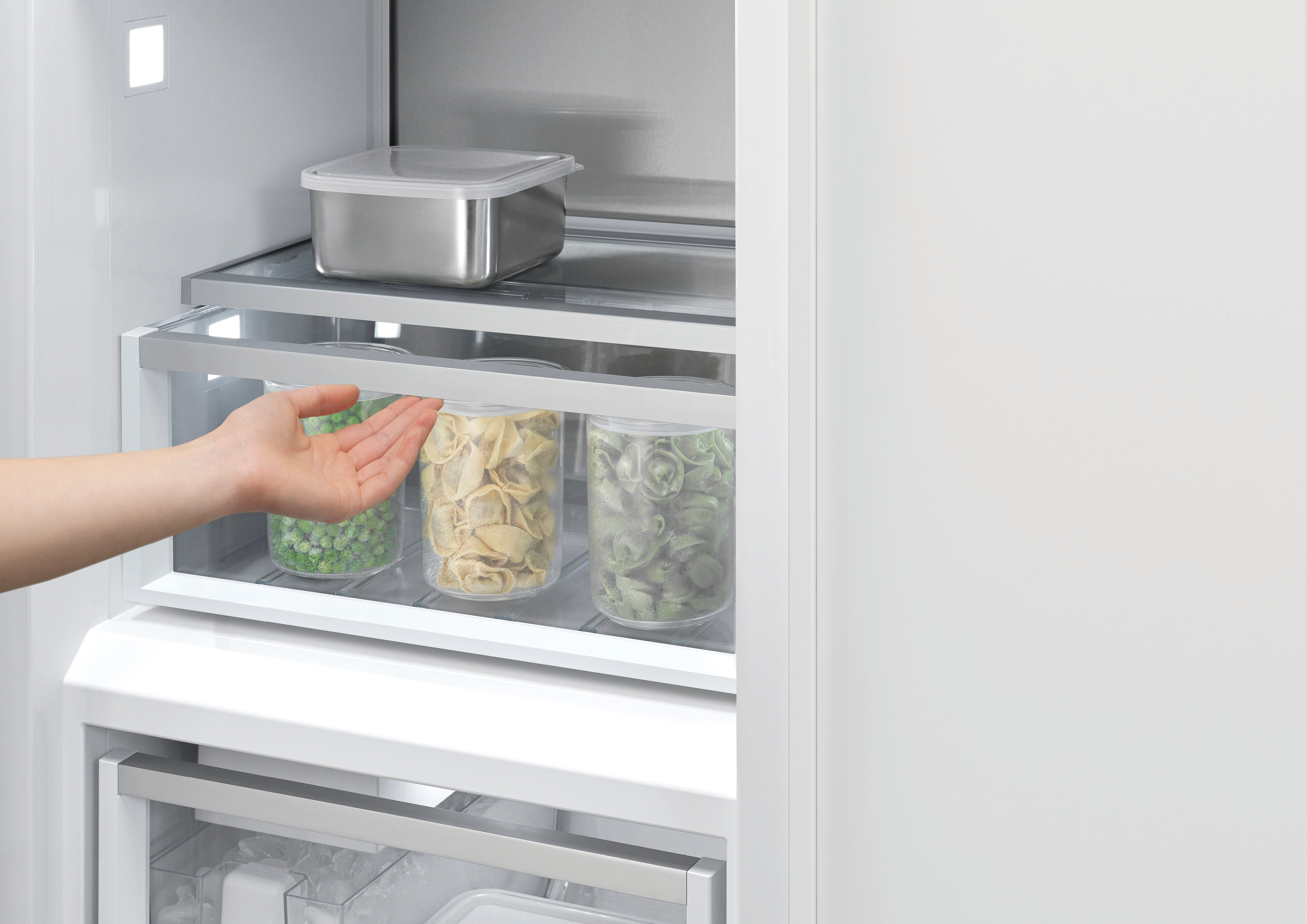 Fisher & Paykel - 10.7 cu. Ft Upright Freezer in Panel Ready - RS2474F3LJ1