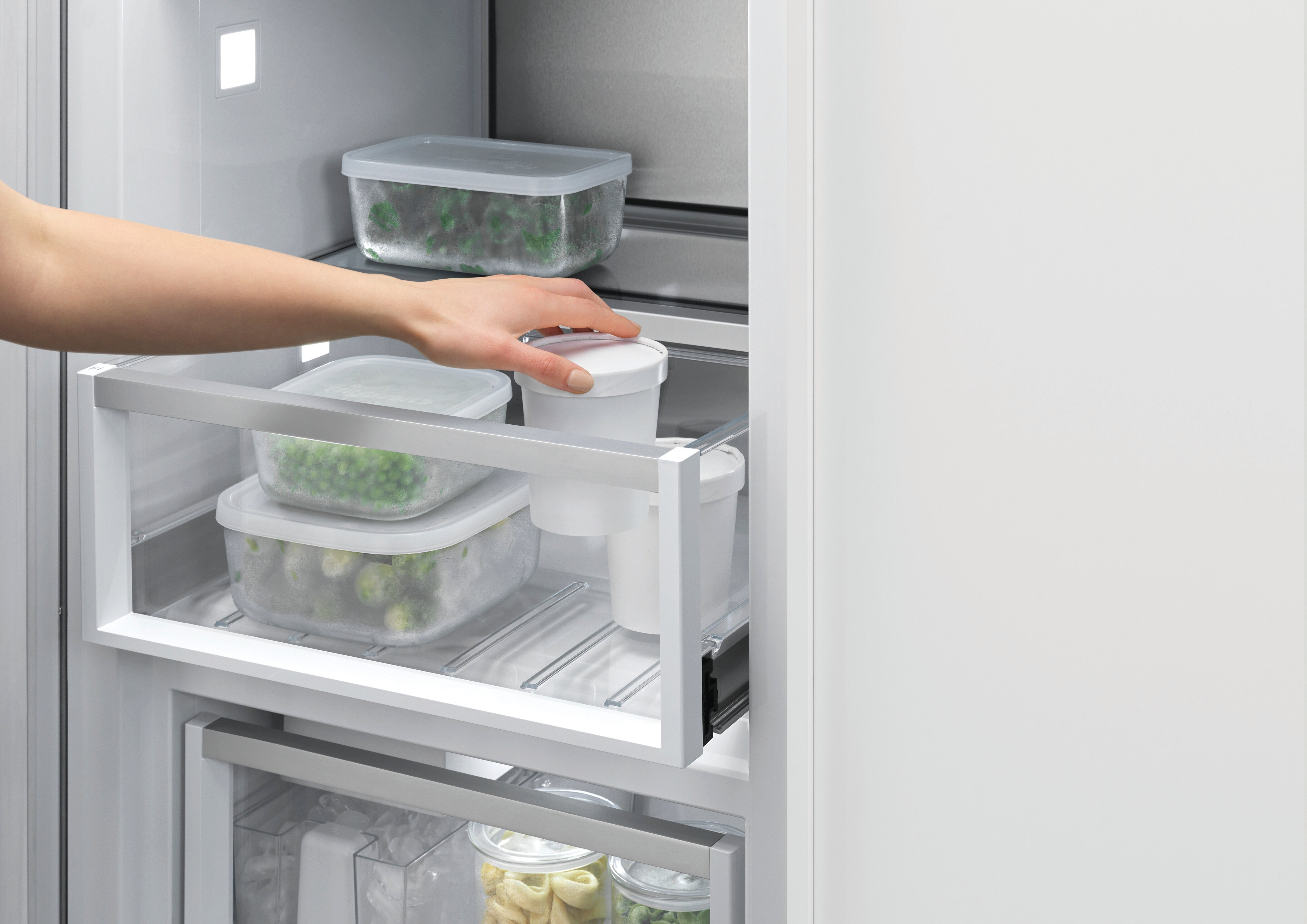 Fisher & Paykel - 10.7 cu. Ft Upright Freezer in Panel Ready - RS2474F3LJ1