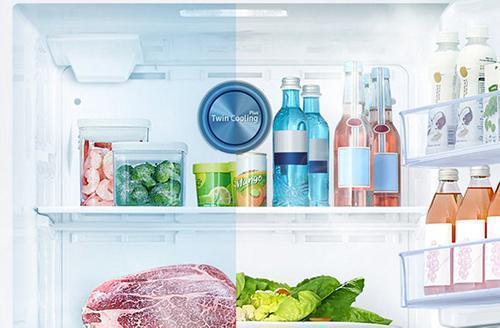 Samsung - 28.75 Inch 17.6 cu. ft Top Mount Refrigerator in Stainless - RT18M6213SR