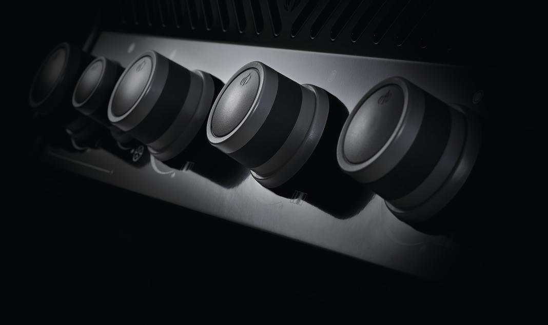 Napoleon Grills - 3 Burner Propane BBQ in Black - RXT425SIBPK-1