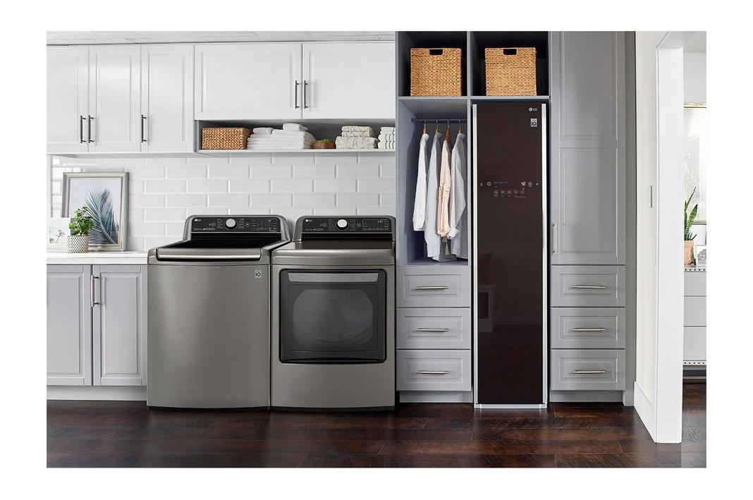 LG - Styler 3 Items + 1 Pants Hanger Steam Clothing Care System in Brown - S3RFBN