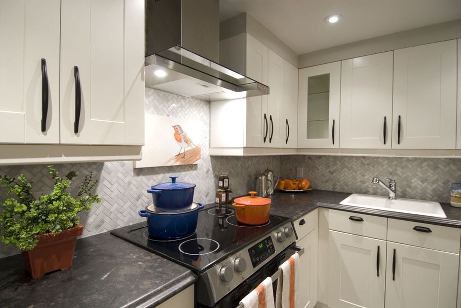 Cyclone - 35.5 Inch 500 CFM Wall Mount and Chimney Range Vent in Stainless - SC51036