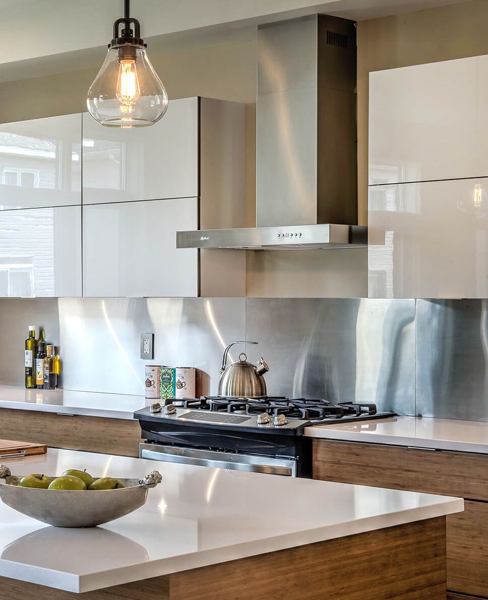 Cyclone - 23.5 Inch 300 CFM Wall Mount and Chimney Range Vent in Stainless - SCB31424