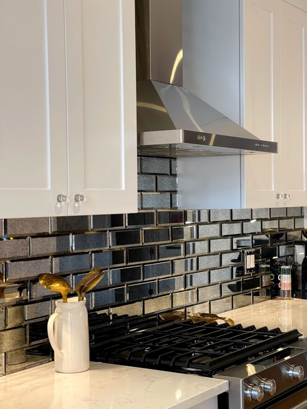 Cyclone - 29.625 Inch 300 CFM Wall Mount and Chimney Range Vent in Stainless - SCB31930