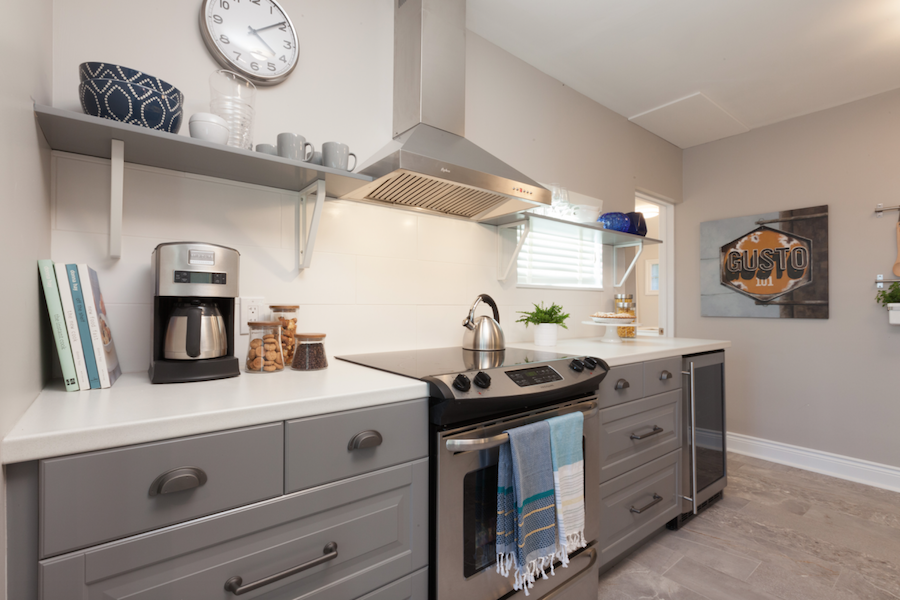 Cyclone - 29.625 Inch 650 CFM Wall Mount and Chimney Range Vent in Stainless - SCB71130