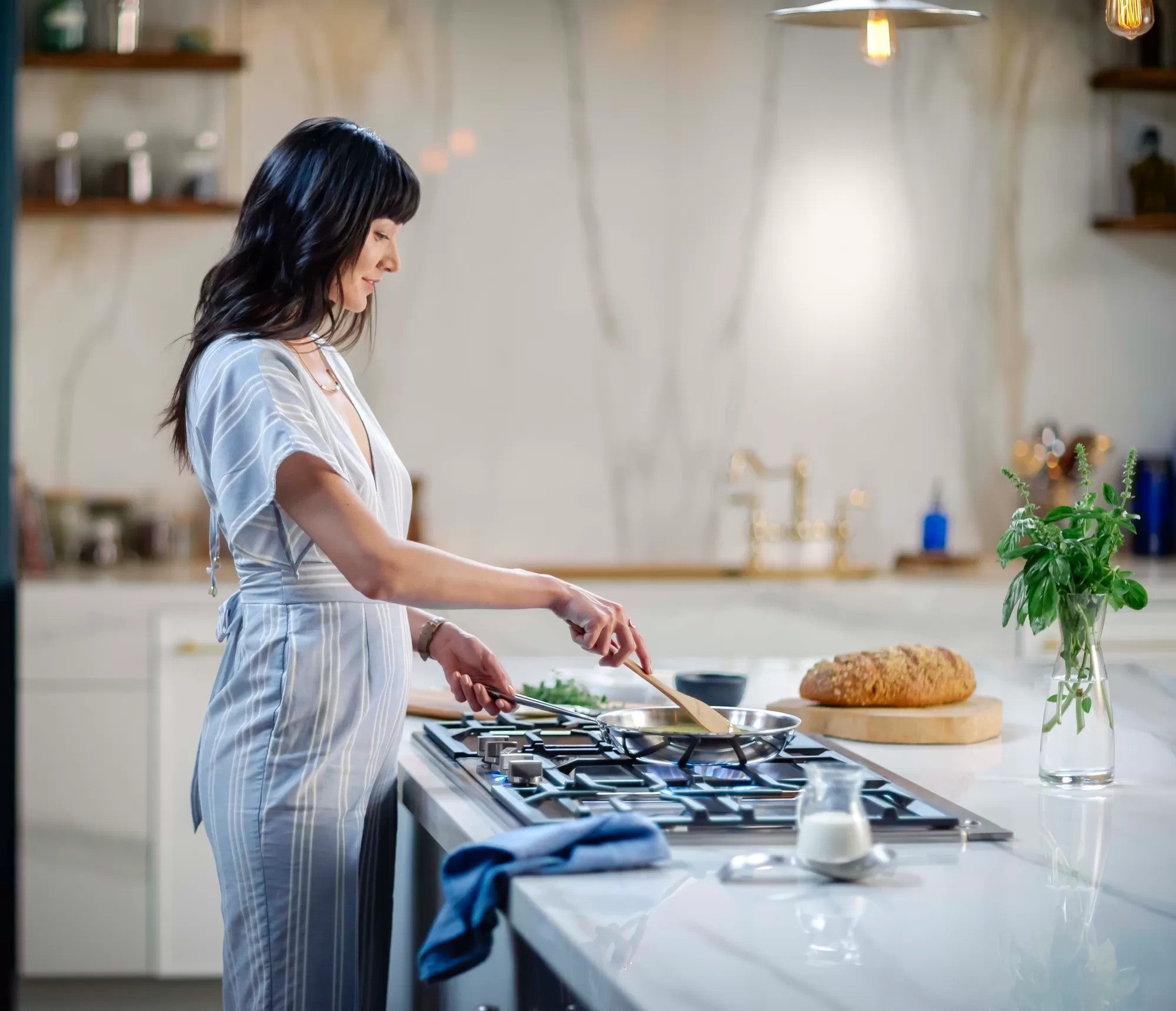 Thermador - 37 Inch Gas Cooktop in Stainless - SGS365TS